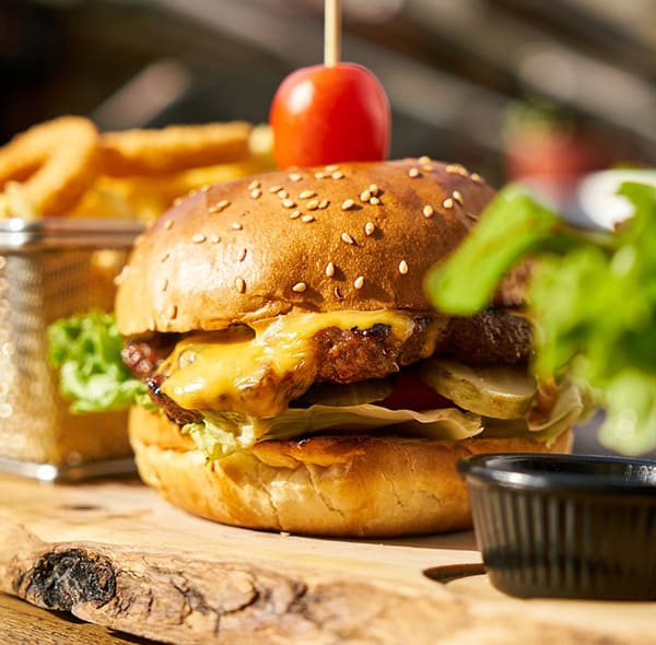 Burger - Fred Seve Dauphin Alpes Hautes Provence Foodtruck Burger - Fred Seve Dauphin Alpes Hautes Provence Foodtruck